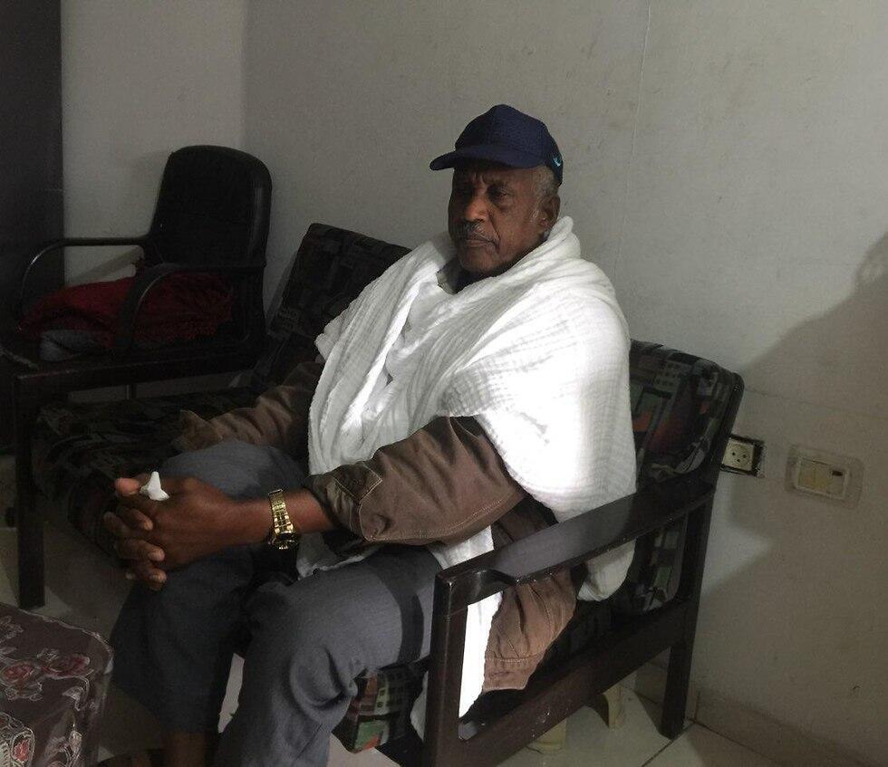 Отец подозреваемого. Фото: Рои Рубинштейн (צילום: רועי רובינשטיין) Отец подозреваемого. Фото: Рои Рубинштейн