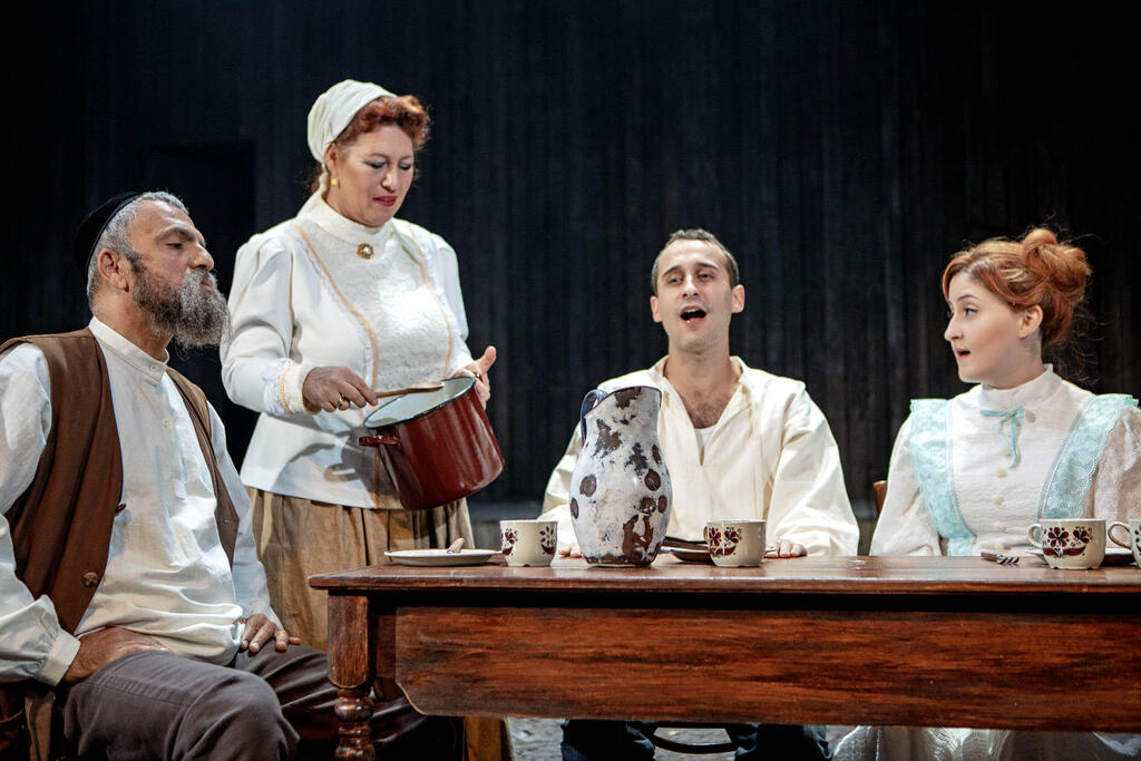 Семья Ноя с будущей невесткой. Фото: Жерар Алон (Фото: пресс-служба) Семья Ноя с будущей невесткой. Фото: Жерар Алон