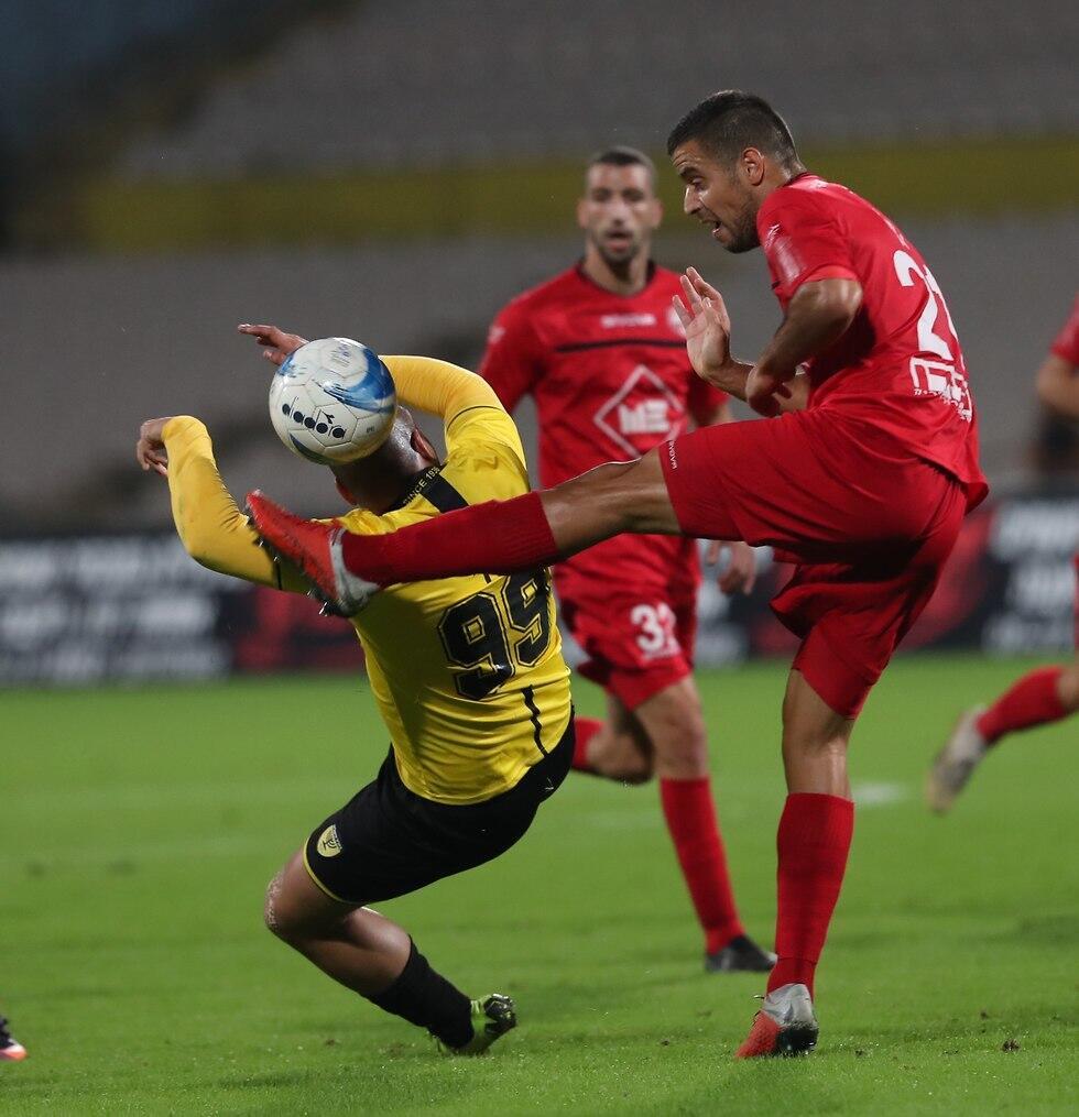 Раанана против Иерусалима. Фото: Орен Ахарони (צילום: אורן אהרוני) Раанана против Иерусалима. Фото: Орен Ахарони