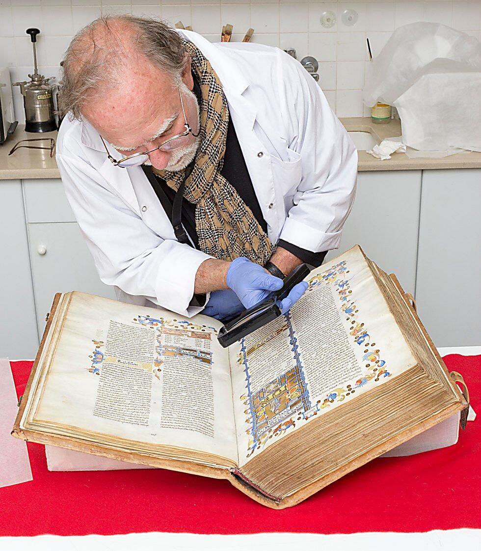 A 12th Centuray commentary on the Mishnah that refers to Maimonides' work