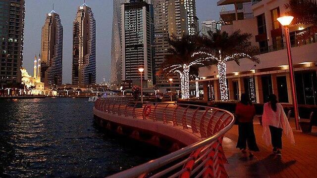 Dubai promenade