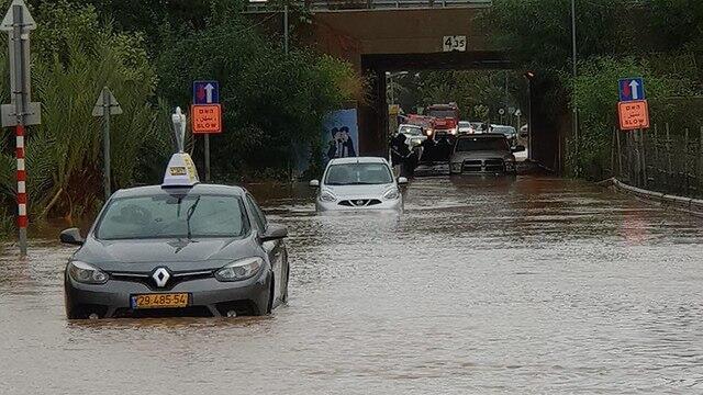 Кфар-ХАБАД. Фото: пресс-служба Управления пожарной охраны (צילום: דוברות כבאות הצלה מחוז מרכז) Кфар-ХАБАД. Фото: пресс-служба Управления пожарной охраны
