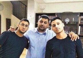 Оживший Шарон Нахшони с сыновьями. Фото: личный архив