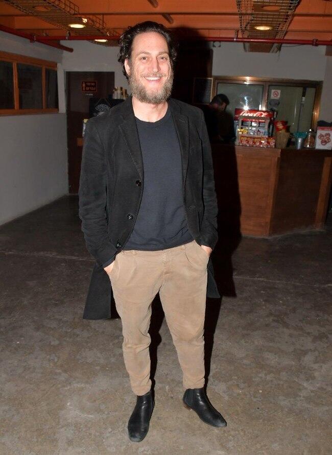 הזקן אמיתי או פרופס מהצגה? יחזקאל לזרוב