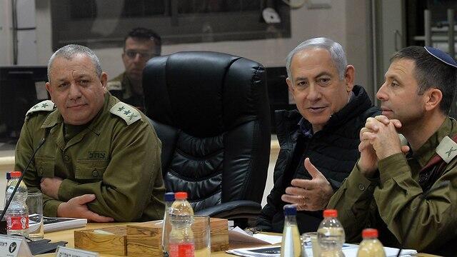 Премьер-министр Биньямин Нетаниягу на совещании с командованием ЦАХАЛа. Фото: Коби Гидеон, ЛААМ