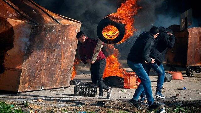 Столкновения палестинцев с ЦАХАЛом в районе Рамаллы. Фото: AFP