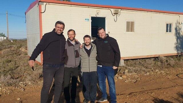 Settler leaders return to the eavcuated Amona outpost, December 2018