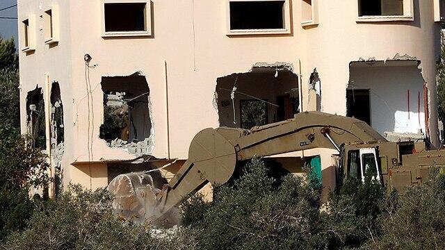 IDF bulldozers raze the family house of the Barkan terrorist