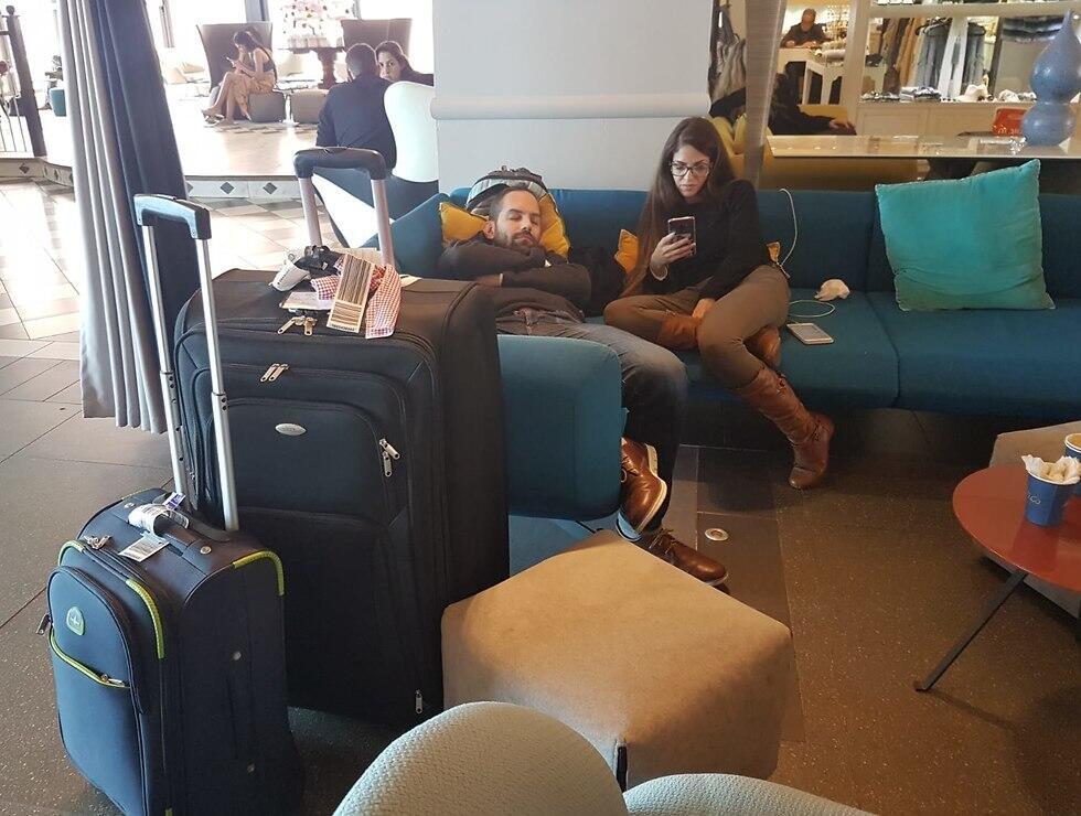   Израильтяне ждут вылета в терминале № 1 аэропорта Бен-Гурион