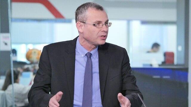 Ярив Левин в студии Ynet. Фото: Ярон Бреннер
