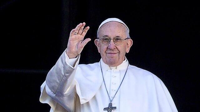 Pope Francis delivers his Christmas Day blessing at St. Peter's Basilica at the Vatican (Photo: EPA)