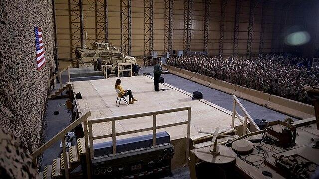 Дональд Трамп выступает перед амеркианскими военнослужащими в Ираке. Фото: AP