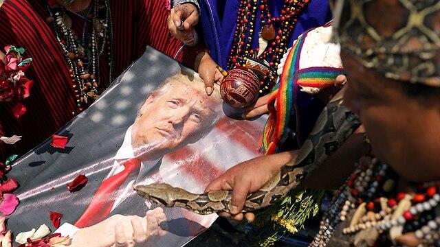 שמאנים בחוף של לימה פרו תחזית לשנה החדשה 2019