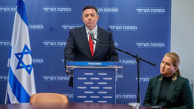 Avi Gabbay announces Labor's split from Zionist Union, January 2019 (צילום: אוהד צויגנברג) Avi Gabbay announces Labor's split from Zionist Union, January 2019