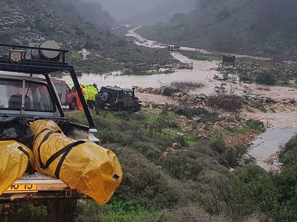 Поисковые работы на реке Хилазон. Фото: Ахия Равед (צילום: אחיה ראב"ד) Поисковые работы на реке Хилазон. Фото: Ахия Равед