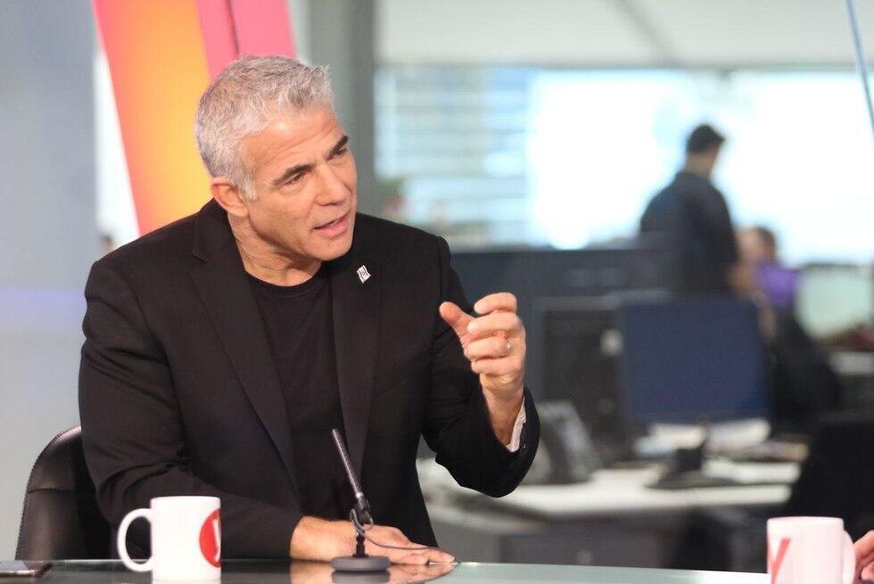 Яир Лапид в студии Ynet. Фото: Ави Муалем