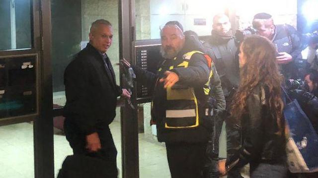 Директор Абу-Кабир Хен Кугель (крайний слева). Фото: Лиран Тамри (צילום: לירן תמרי מיינט ירושלים) Директор Абу-Кабир Хен Кугель (крайний слева). Фото: Лиран Тамри