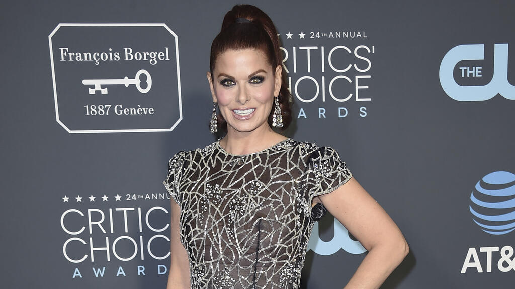 Debra Messing (Photo: AP) דברה מסינג טקס פרסים המבקרים