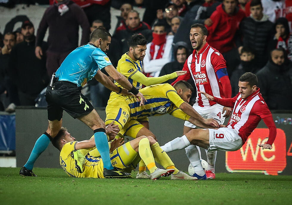 Дерби. Фото: Оз Муалем (צילום: עוז מועלם) Дерби. Фото: Оз Муалем
