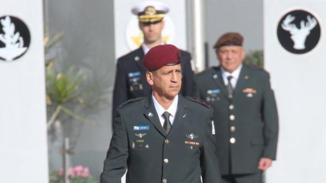 Смена караула. Фото: Моти Кимхи (צילום: מוטי קמחי ) Смена караула. Фото: Моти Кимхи