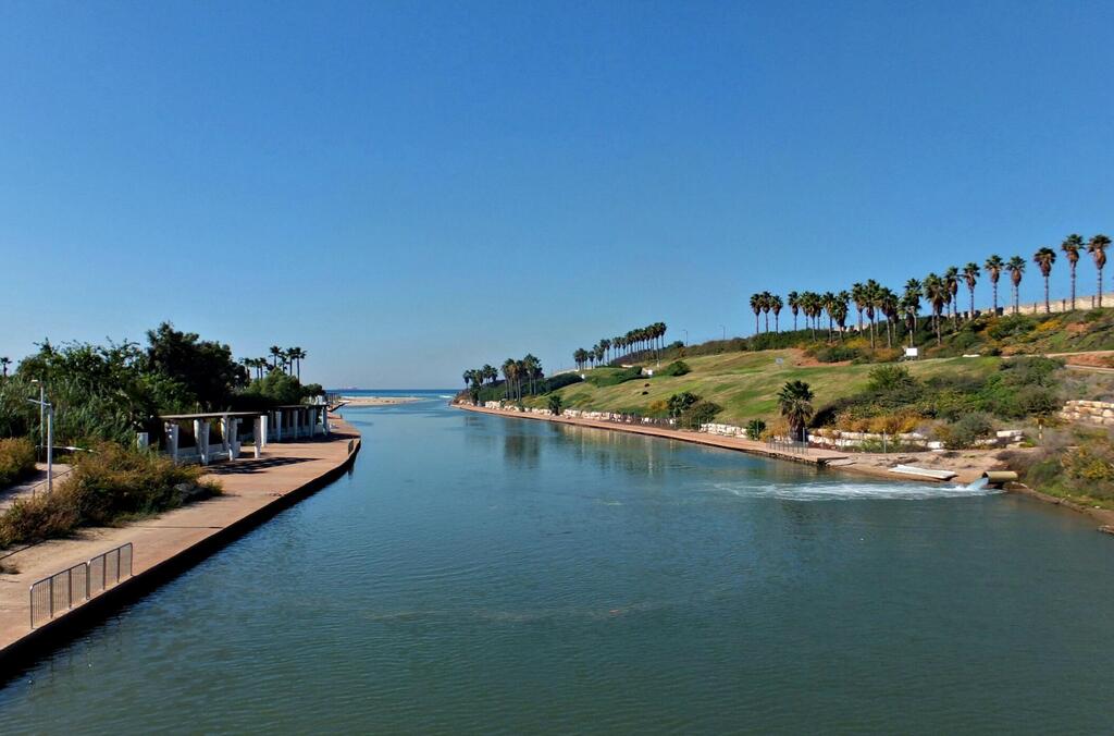 Устье реки Хадера в парке. Фото автора