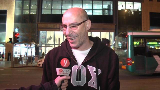 Ашер Альмалиах после выхода из больницы, январь 2018 года. Фото: Моше Мизрахи (צילום: משה מזרחי) Ашер Альмалиах после выхода из больницы, январь 2018 года. Фото: Моше Мизрахи