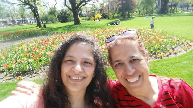 Лили Перег и Пирхия Саруссиnullnull Лили Перег и Пирхия Сарусси