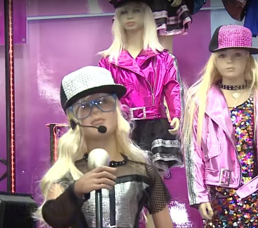 Костюмы в образе Ноа Кирель - самые модные в этом году. Фото: студия Шоши Зоар