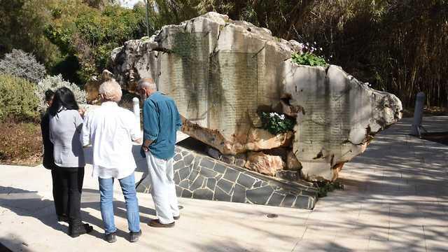 Памятник жертвам авиакатaстрофы. Фото: Авиягу Шапирo