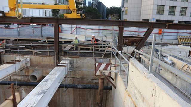 Construction of the light rail in Tel Aviv (Photo: Motti Kimchi)