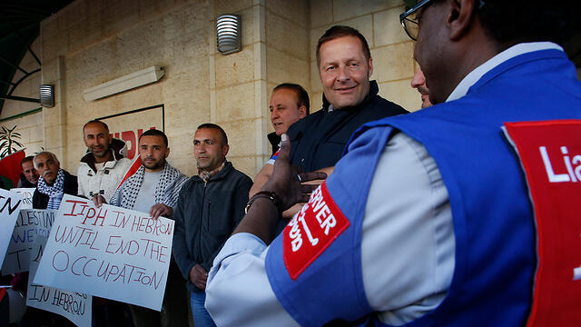 TIPH observers in Hebron