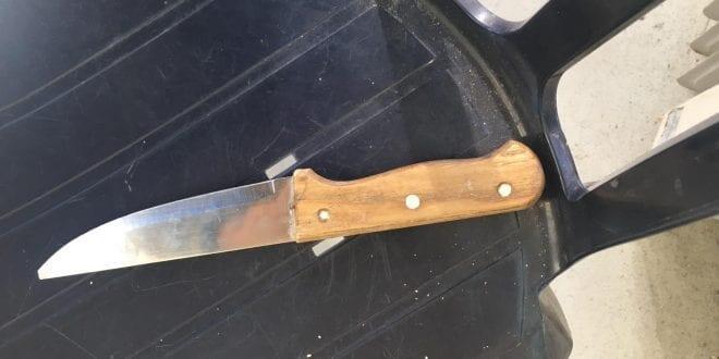 Нож палестинца из Хеврона. Фото: МАГАВ