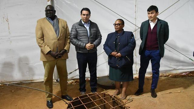 Послы в ООН возле туннеля. Фото: Авиягу Шапиро