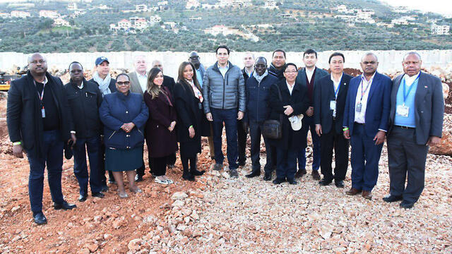 Послы в ООН возле туннеля. Фото: Авиягу Шапиро