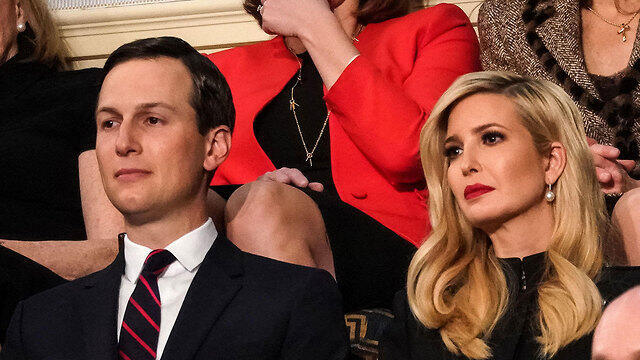 Иванка Трамп и ее супруг Джаред Кушнер слушают обращение президента США к конгрессу. Фото: AFP