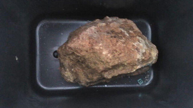 Камень, попавший в голову водителю. Фото: Йегуда Йерухам