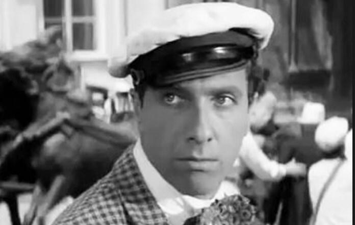 Сергей Юрский в роли Остапа Бендера. Кадр фильмаnullnull Сергей Юрский в роли Остапа Бендера. Кадр фильма