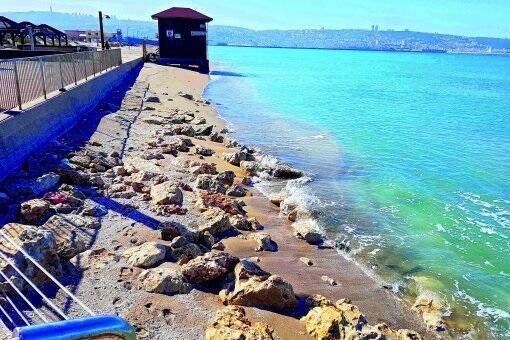 Море в Крайот затопило береговую линию. Фото: Нахум Сегал (Фото: Нахум Сегал) Море в Крайот затопило береговую линию. Фото: Нахум Сегал