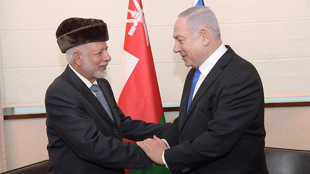 Benjamin Netanyahu with the Omai foreign minister