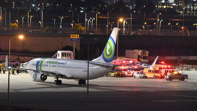 Приземление лайнера Transavia. Фото: Яир Саги (צילום: יאיר שגיא) Приземление лайнера Transavia. Фото: Яир Саги