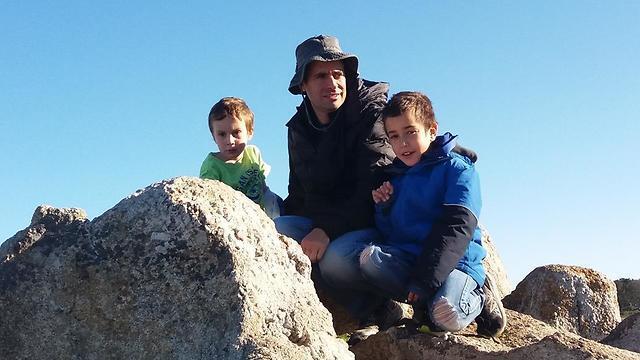 Ариэль Кахан с детьми. Фото: частный альбом (צילום: אלבום פרטי) Ариэль Кахан с детьми. Фото: частный альбом