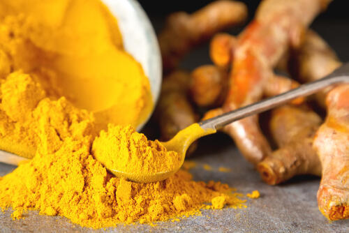 В куркуме содержится куркумин - полезное для организма вещество. Фото: shutterstock