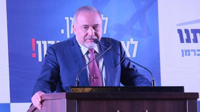 Авигдор Либерман. Фото: Томер Халеви (צילום: תומר שונם הלוי) Авигдор Либерман. Фото: Томер Халеви