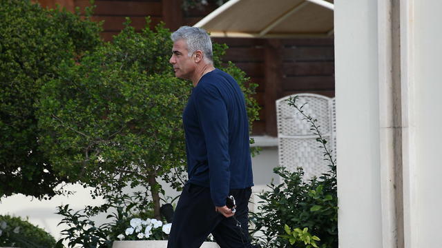 Yair Lapid meets with Benny Gantz (Photo: Yair Sagi)