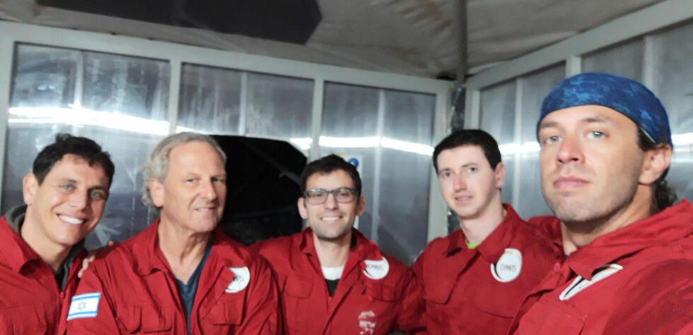  Участники миссии. Константин Маргулян - в центре. Фото: Йоав Паз