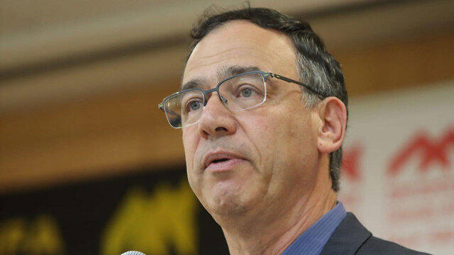 Shai Nitzan speaks at the University of Haifa (Photo: Gil Nachshon)