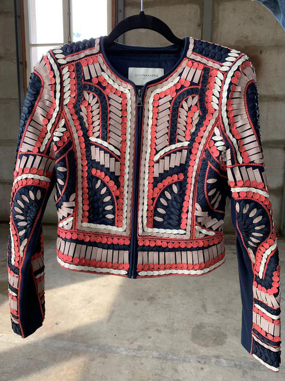 Жакет, выставленный на распродажу. Фото: Люба Джейкобсон