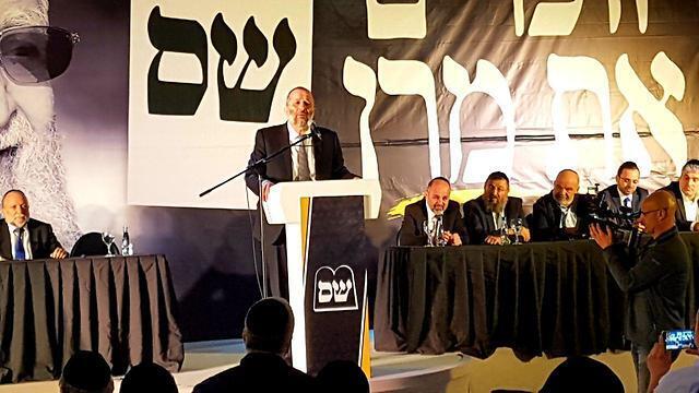 Deri speaking at Shas event