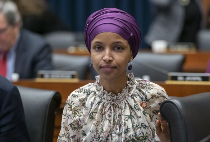 Весенний наряд. Фото: АРnullnull Весенний наряд. Фото: АР