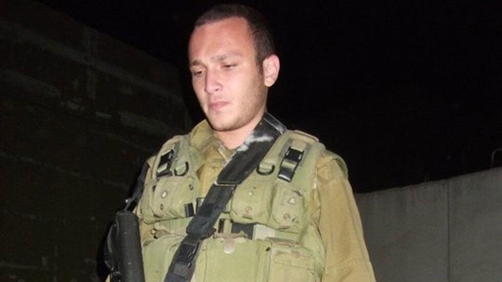 Аарон Хилл во время службы в армииnullnull Аарон Хилл во время службы в армии